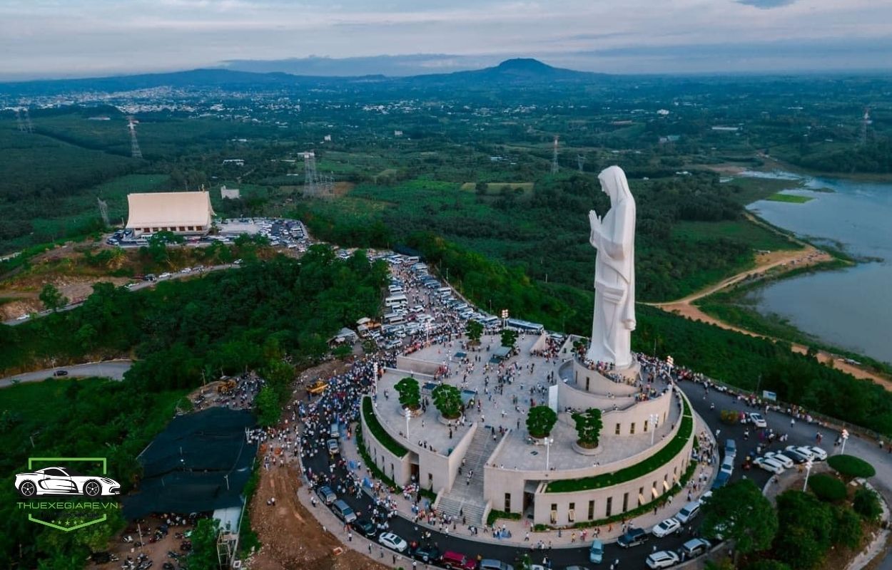 Thuê xe 7 chỗ đi Đức Mẹ Núi Cúi, Thuê xe du lịch Đức Mẹ Núi Cúi, Thuê xe hành hương Núi Cúi, Thuê xe đi Đan viện Xitô Thánh Mẫu Núi Cúi,